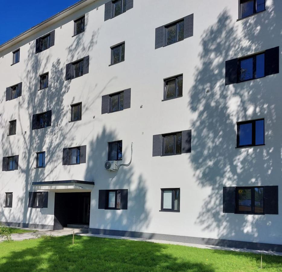 Apartalux Oradea Lägenhet Exteriör bild